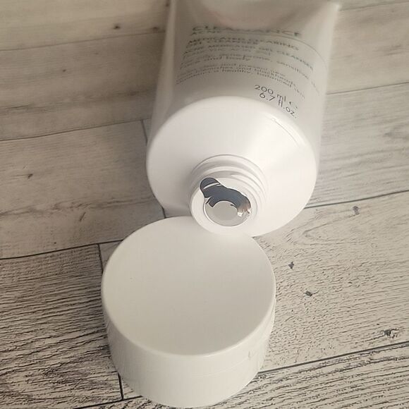 AVENE Cleanance Medicated Clearing Cleanser - Picture 4 of 5